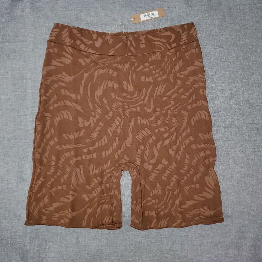 NWT SKIMS 4X Summer Mesh Mid Thigh Short LATTE SWIRL